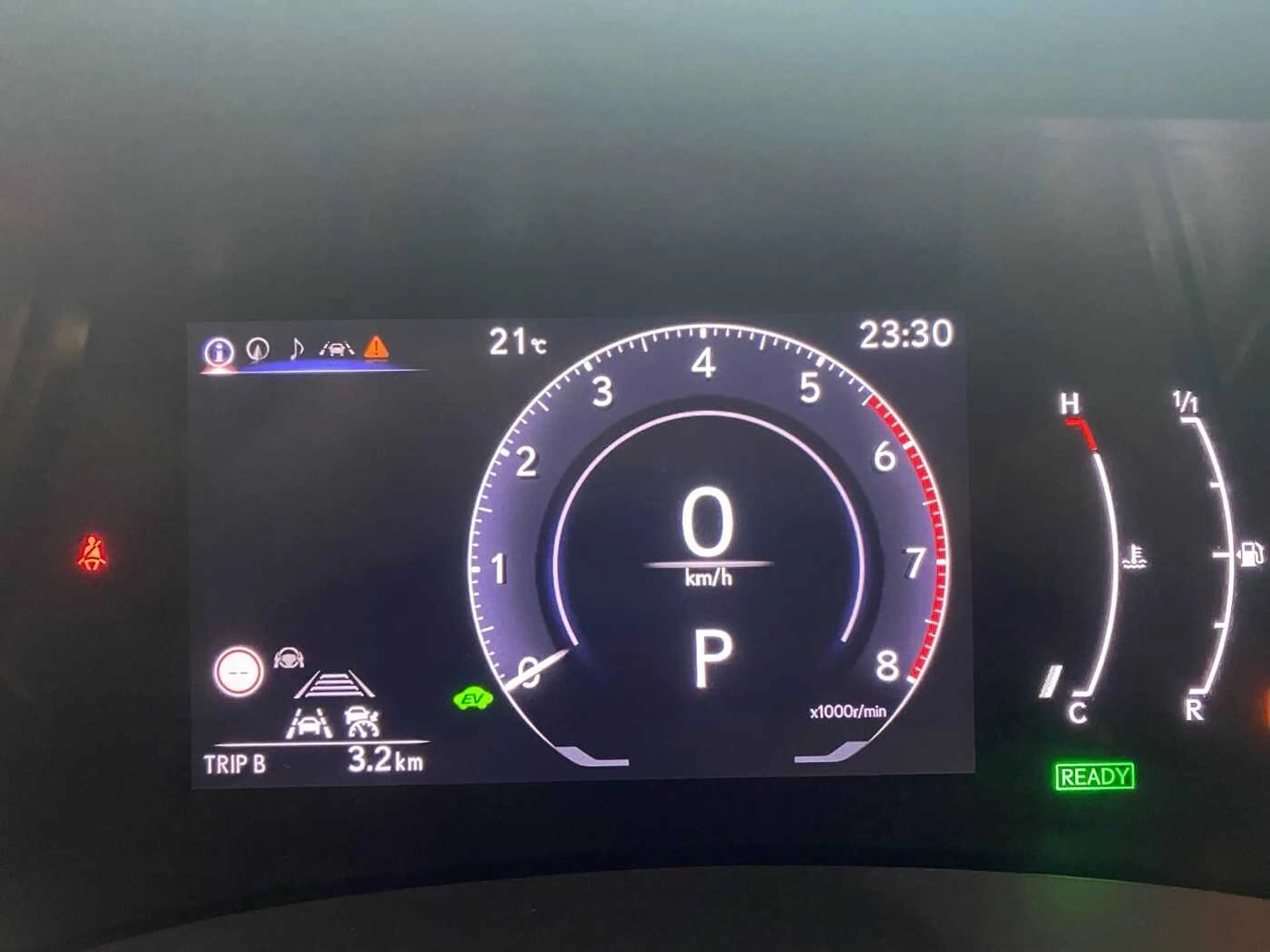 Lexus LBX 1.5 Hybird Komfortpaket LED KLIMA — photo 12