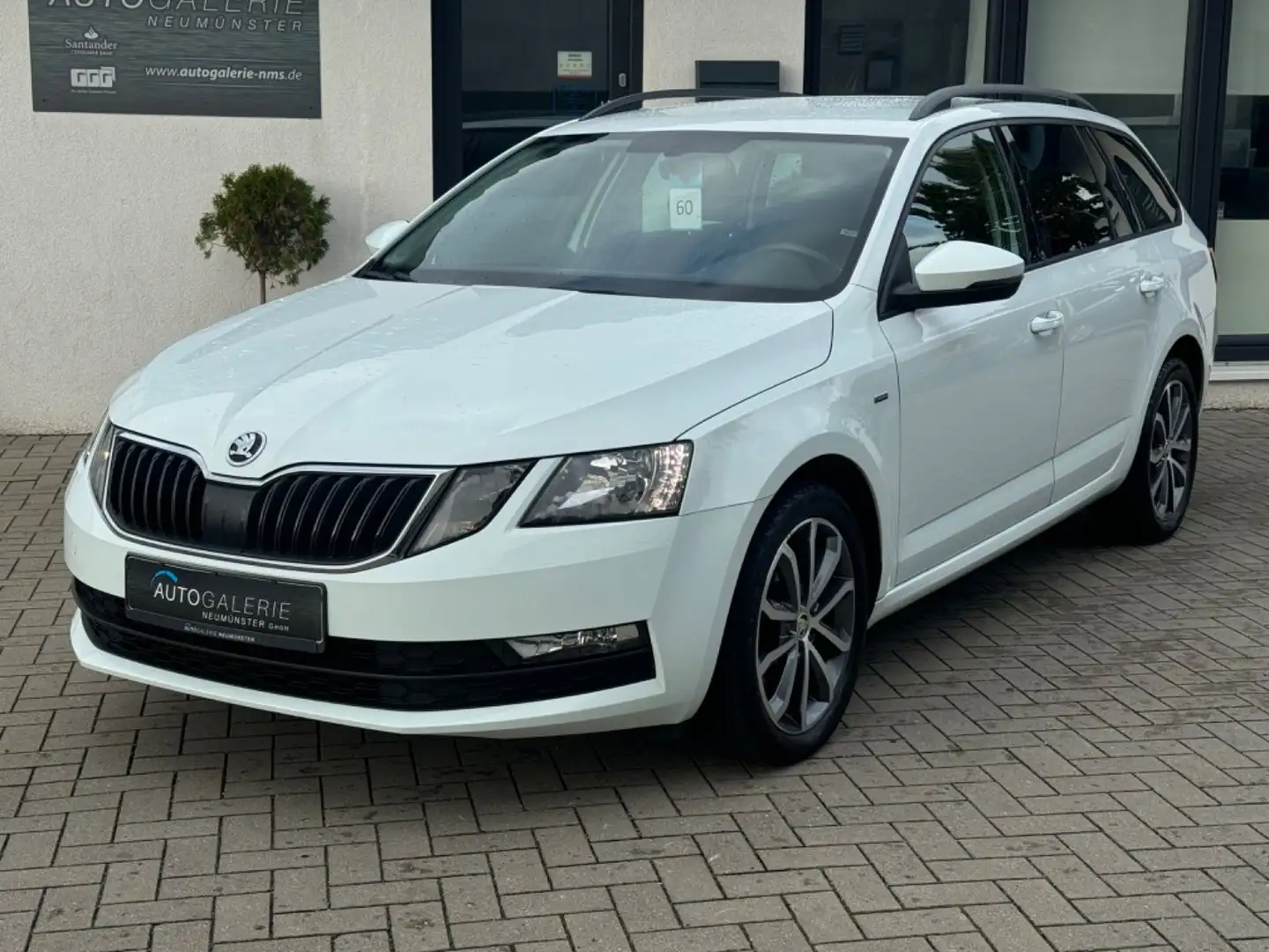 Skoda Octavia Combi Drive°Klima°Navi°S-Heft°Tempo°SHZ Weiß - 1