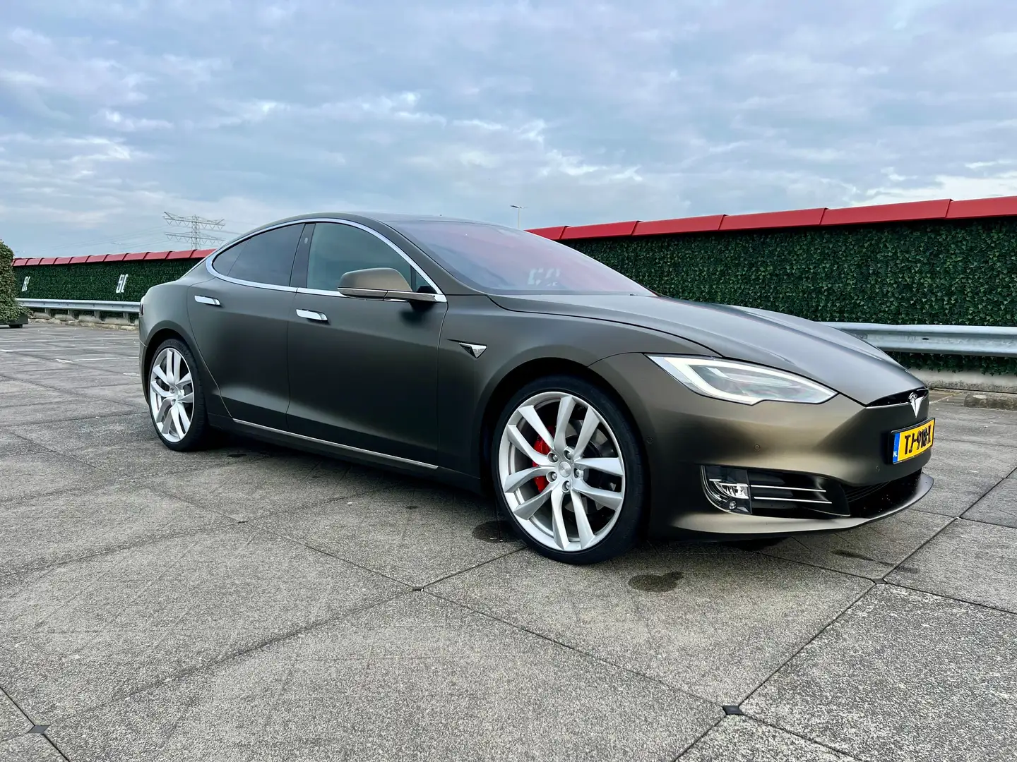Tesla Model S P100D Ludicrous+ | Full Option | Satin Gold Dust Zwart - 2