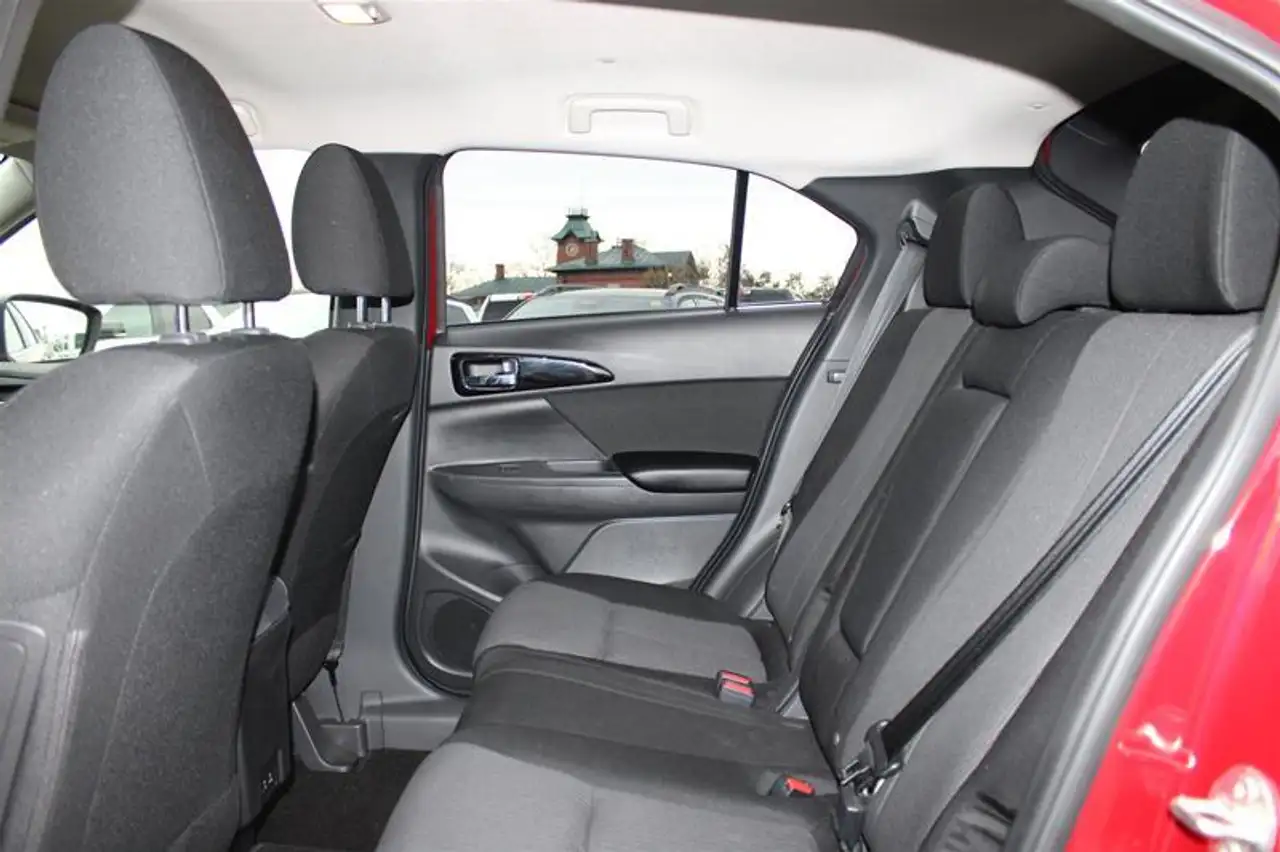 Mitsubishi Eclipse Cross снимка Mitsubishi Eclipse Cross