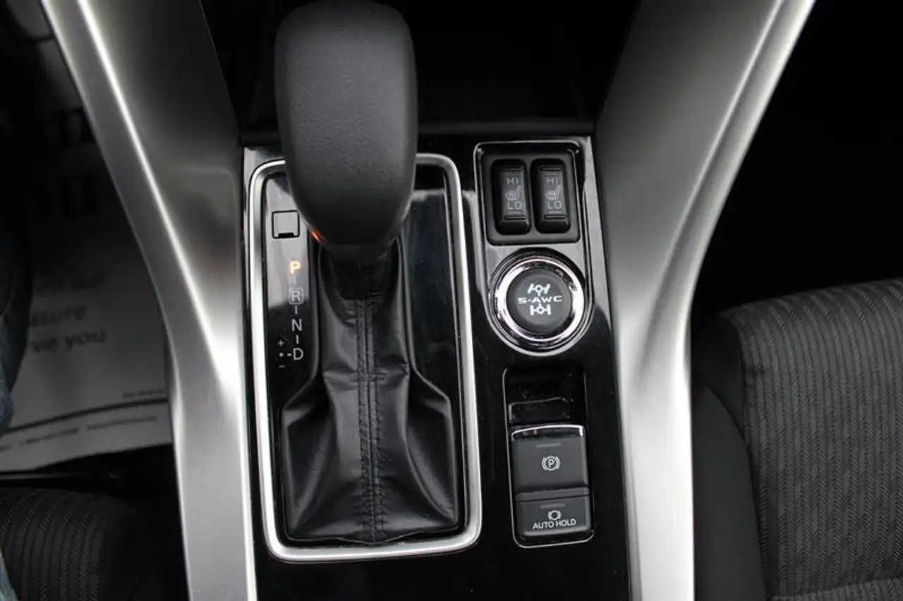 Mitsubishi Eclipse Cross снимка Mitsubishi Eclipse Cross