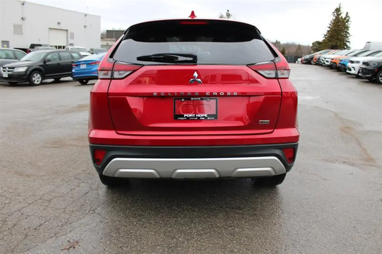 Mitsubishi Eclipse Cross снимка Mitsubishi Eclipse Cross