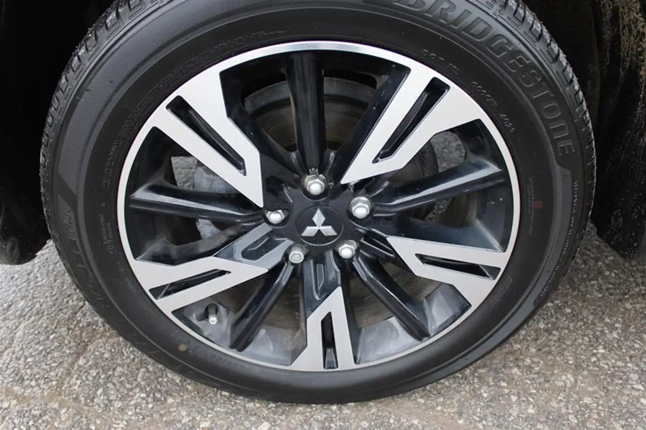 Mitsubishi Eclipse Cross снимка Mitsubishi Eclipse Cross