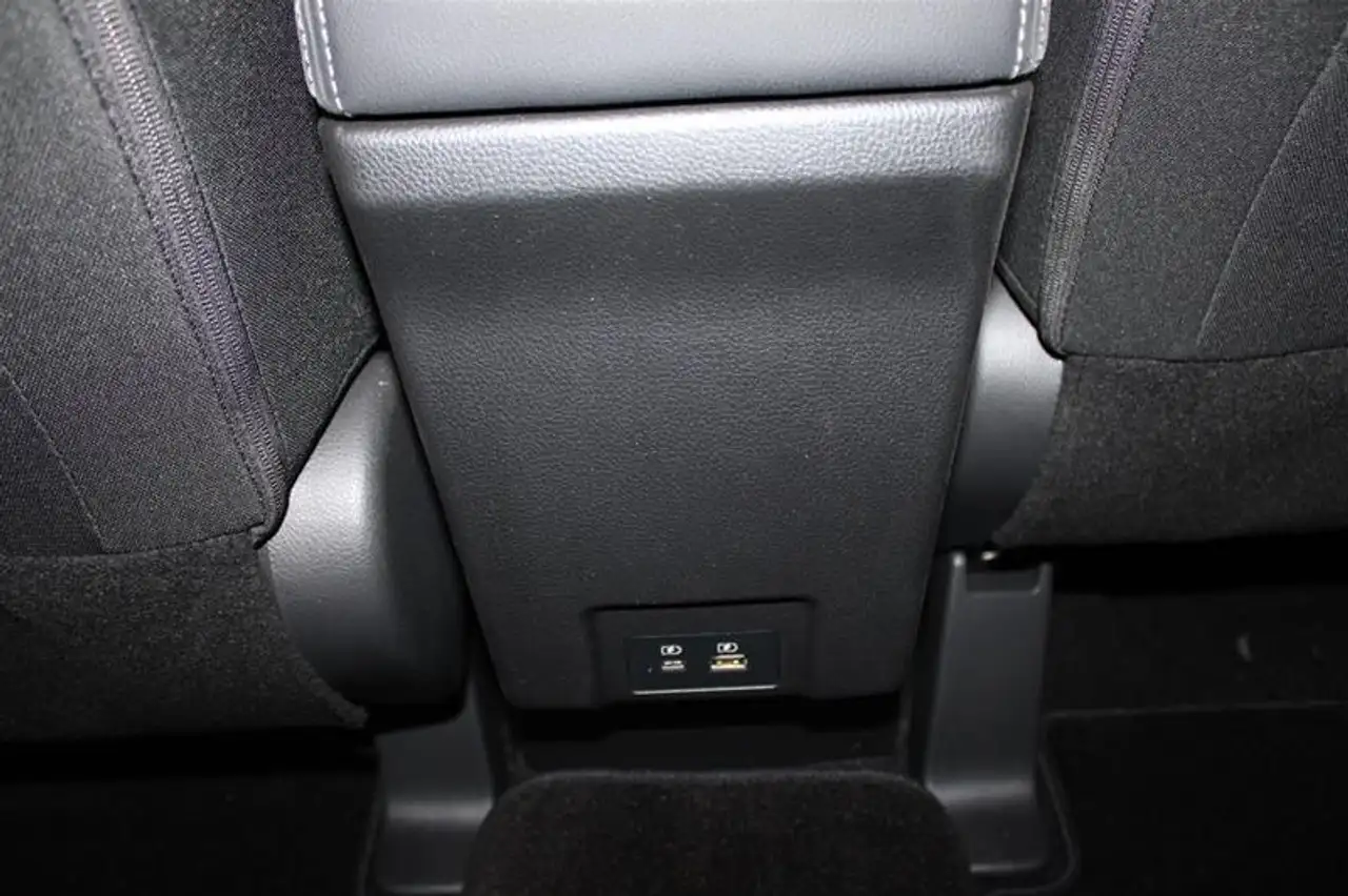 Mitsubishi Eclipse Cross снимка Mitsubishi Eclipse Cross