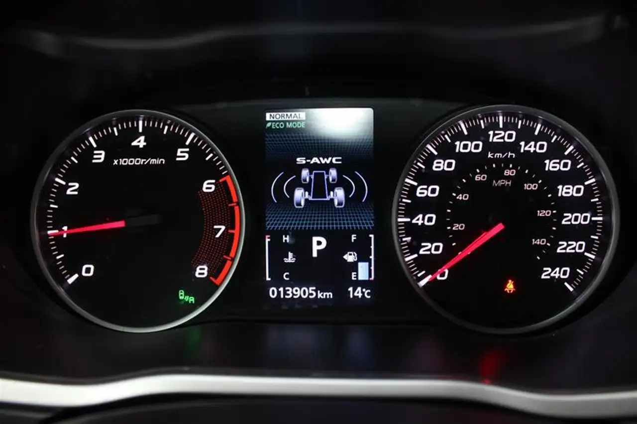 Mitsubishi Eclipse Cross снимка Mitsubishi Eclipse Cross