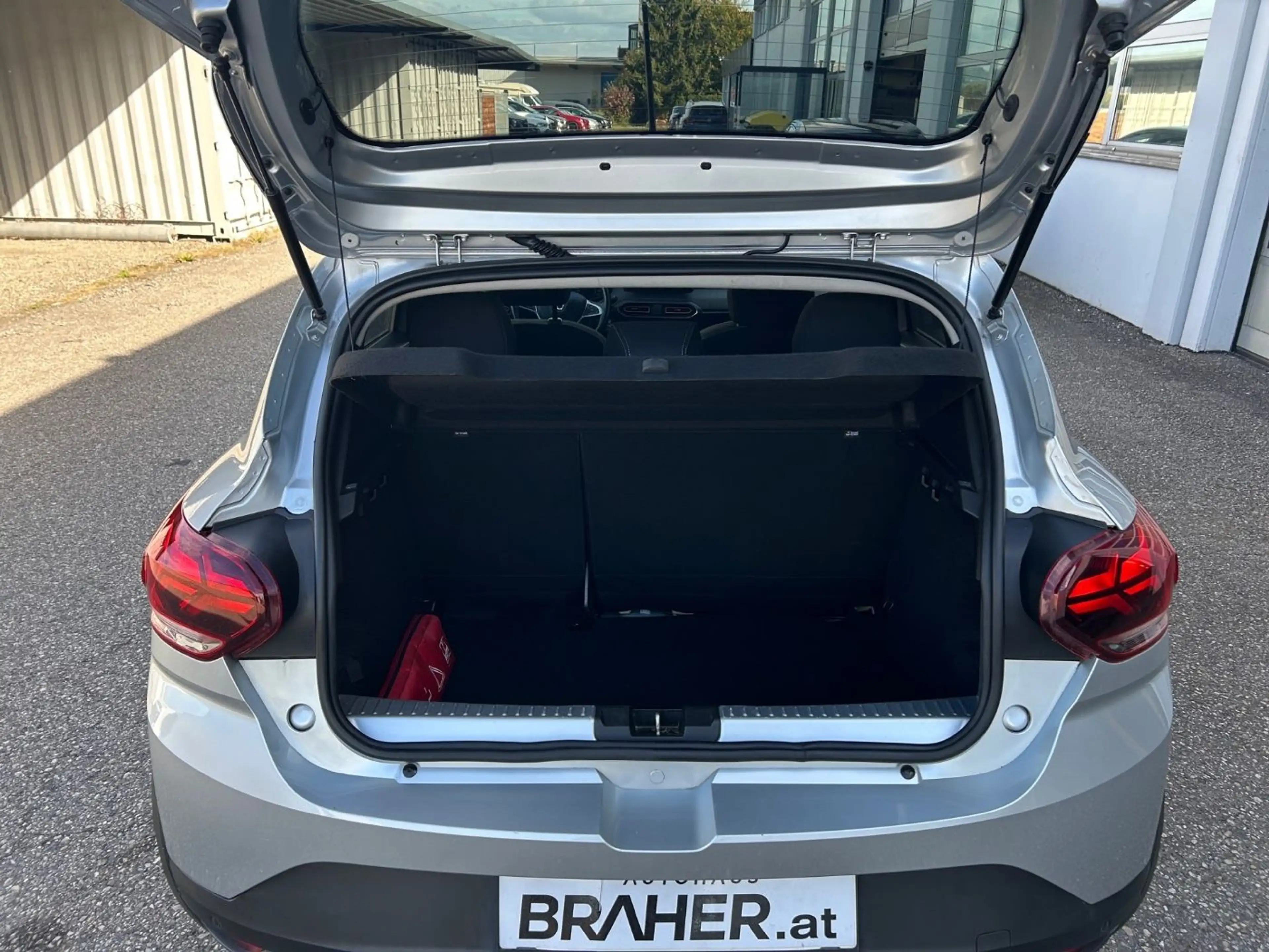 Dacia Sandero III 1.0 TCe 90 Stepway Comfort DAB AUT — photo 13