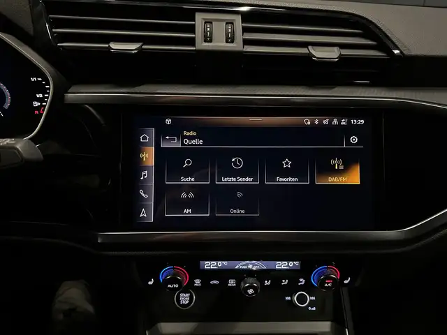 Audi Q3 view 24