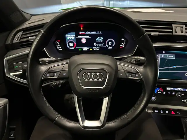 Audi Q3 view 16