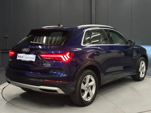 Audi Q3 view 6