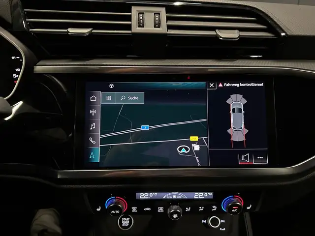 Audi Q3 view 20