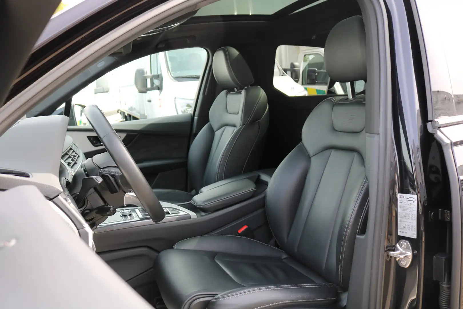 Audi SQ7 4.0 TDI V8 436pk Quattro Grijs Kenteken Černá - 2