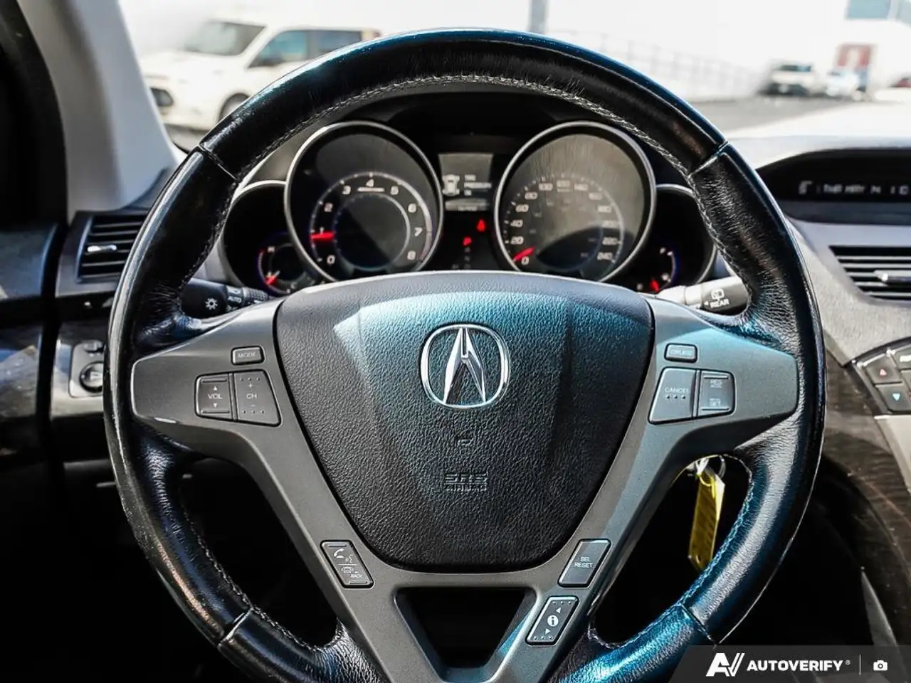 Acura MDX снимка Acura MDX