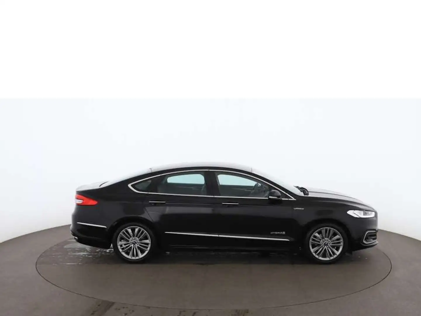 Ford Mondeo Hybrid 2.0 Vignale Aut LED NAV LEDER R-CAM Noir - 2