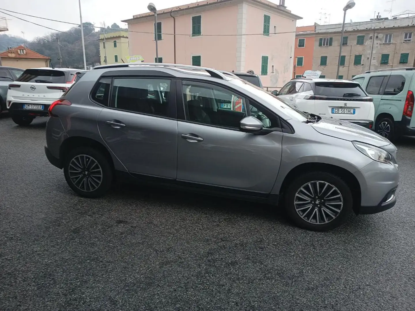 Peugeot 2008 BlueHDi 100 Active - UNICOPROPRIETARIO Zilver - 2