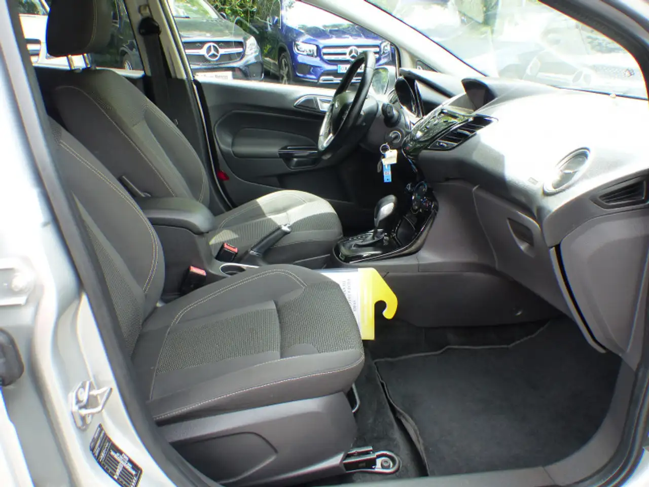 Ford Fiesta 5 portes — photo 12