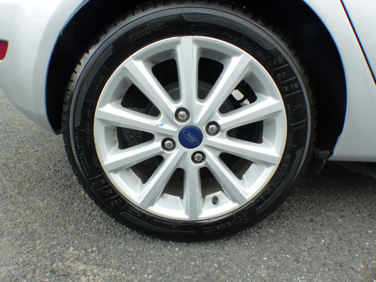 Ford Fiesta 5 portes — photo 8