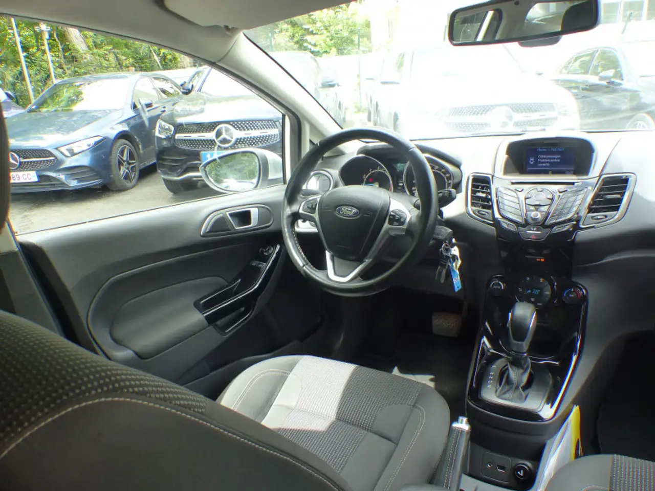 Ford Fiesta 5 portes — photo 14