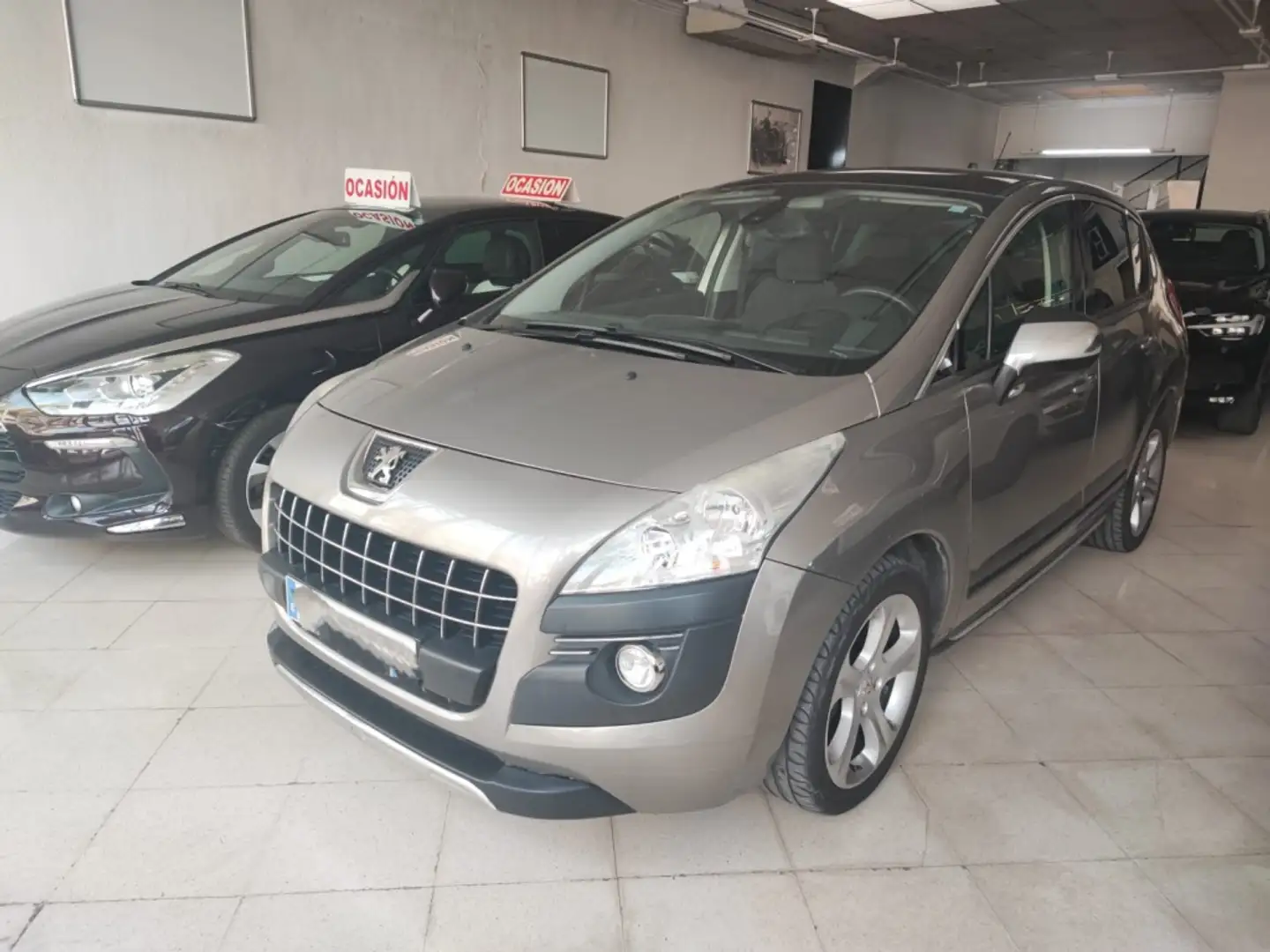 Peugeot 3008 1.6HDI Blue Lion Style CMP 115 Gris - 1