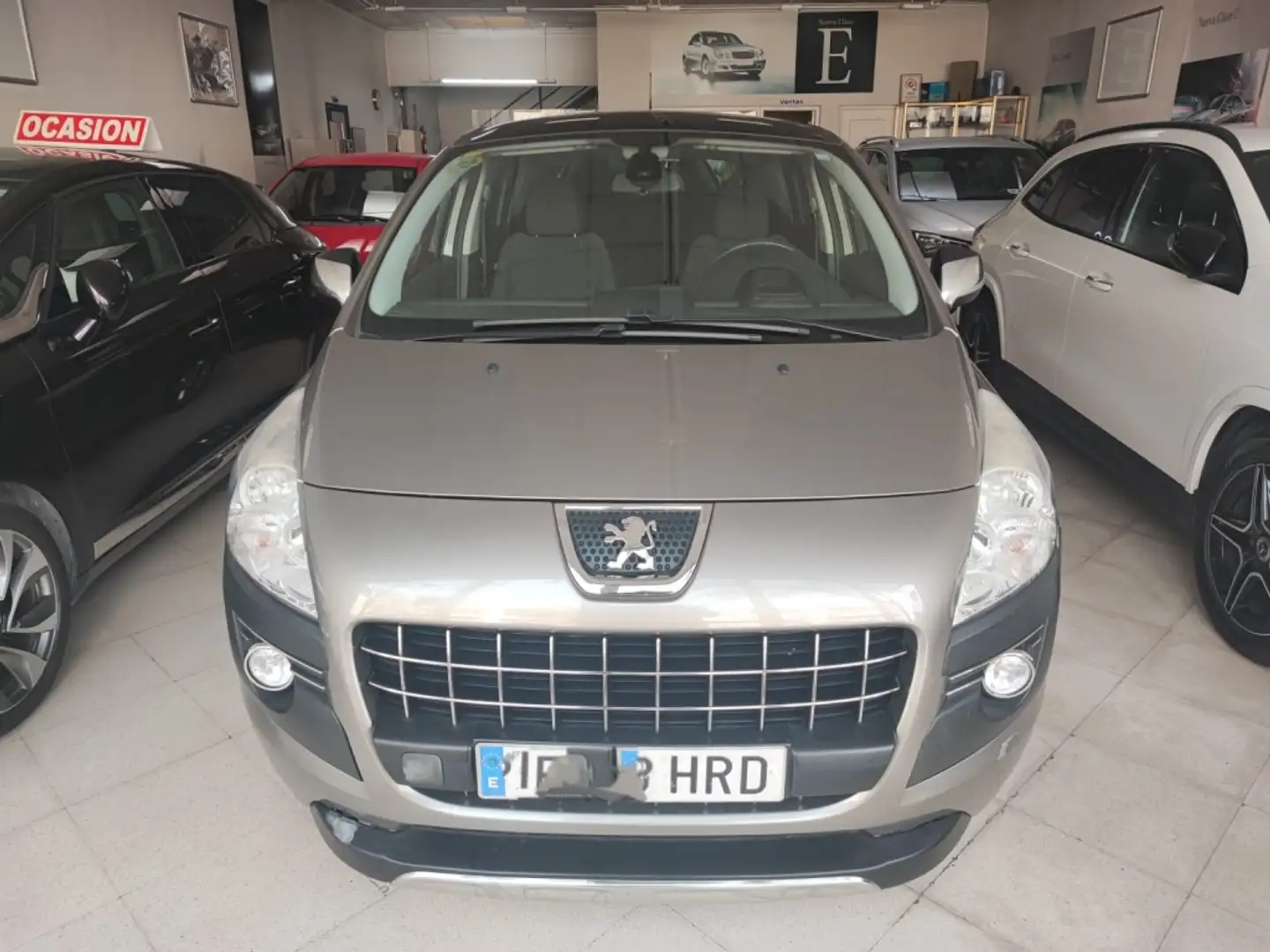 Peugeot 3008 1.6HDI Blue Lion Style CMP 115 Gris - 2