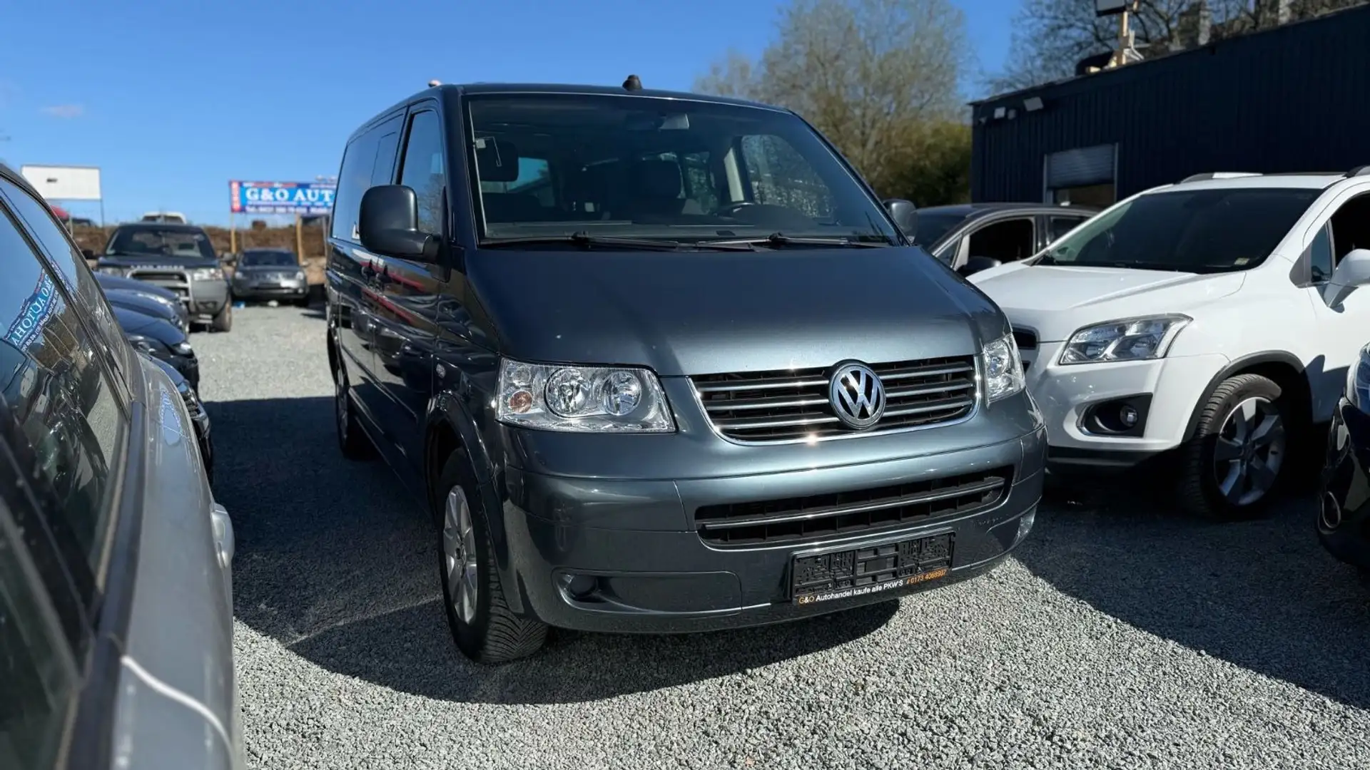 Volkswagen T5 Transporter Bus Multivan Comfortline*Tüv Neu* Grau - 1
