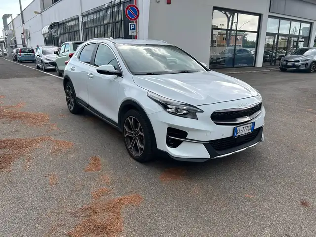 Kia XCeed view 3