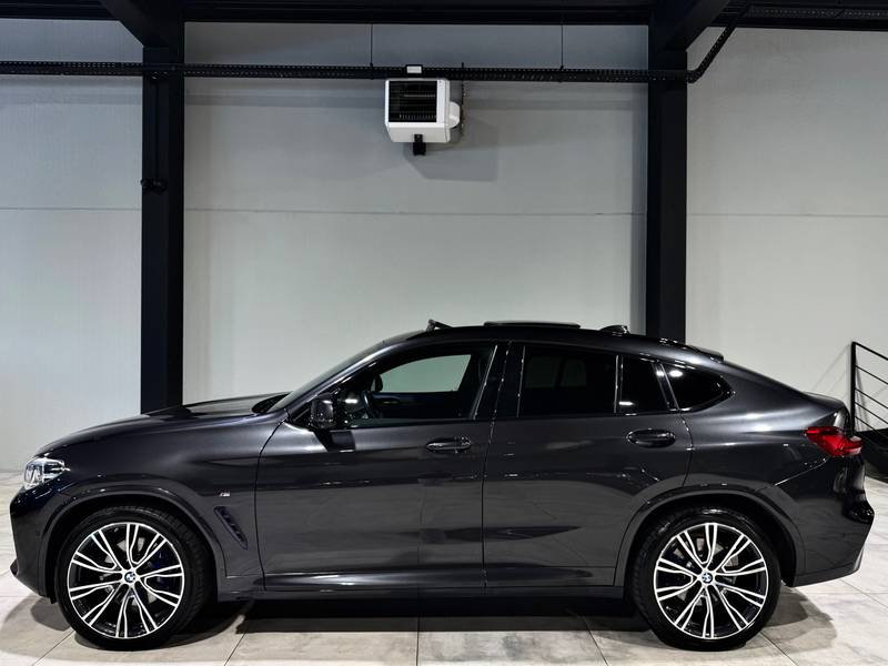 BMW X4 2.0dAS 190CV X-DRiVE !! PACK M" + SHADOW  !! H&K CAMERA 360° NAVi PANO CUiR JA21"++ — photo 6