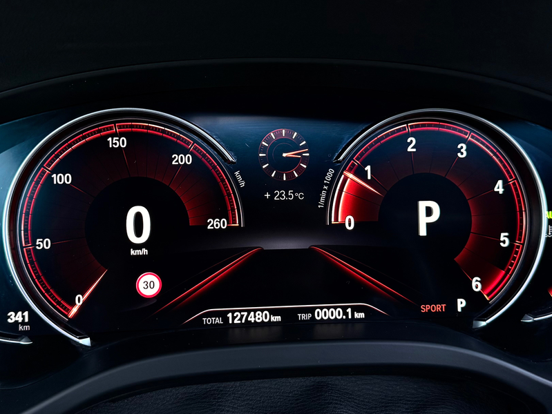BMW X4 2.0dAS 190CV X-DRiVE !! PACK M" + SHADOW  !! H&K CAMERA 360° NAVi PANO CUiR JA21"++ — photo 11