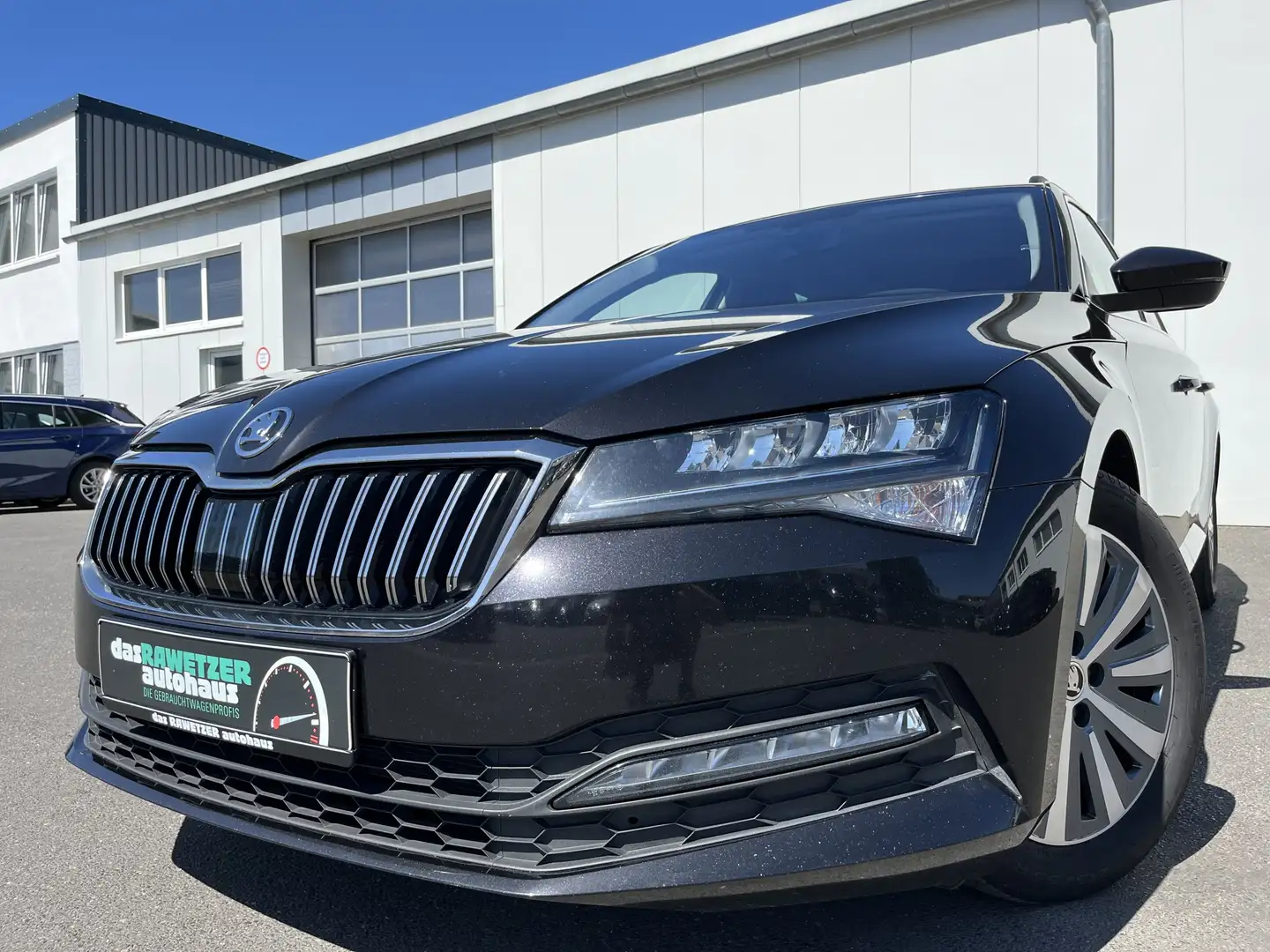 Skoda Superb Combi 2.0 TDI DSG Ambition 119€ m. 20% Anzahlung Schwarz - 1