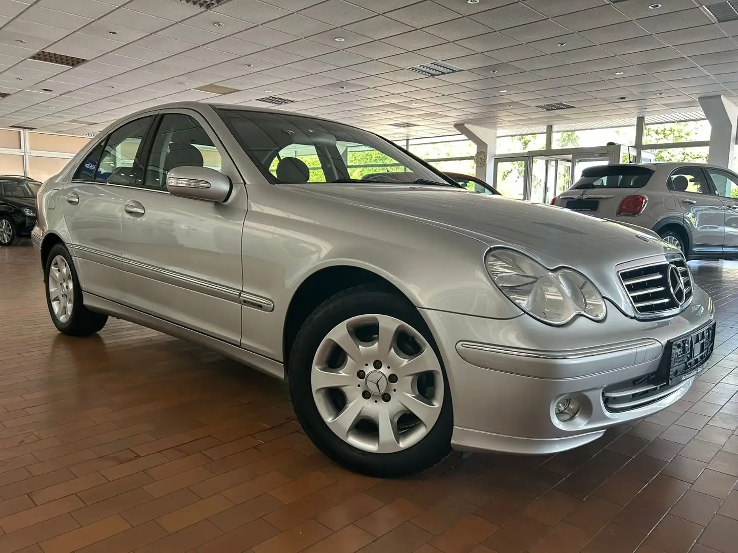 Mercedes-Benz C 180 C -Klasse Lim. C 180 Kompressor*GEPFLEGT* Silber - 2