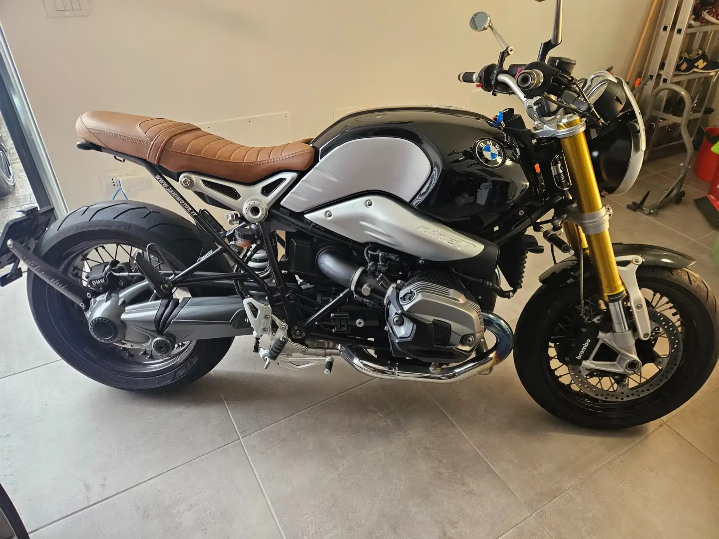 BMW R 12 nineT Nine T Fekete - 1