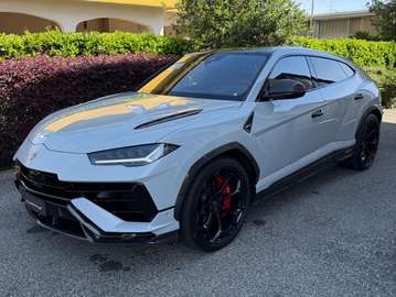 Urus 4.0 V8 Performante auto