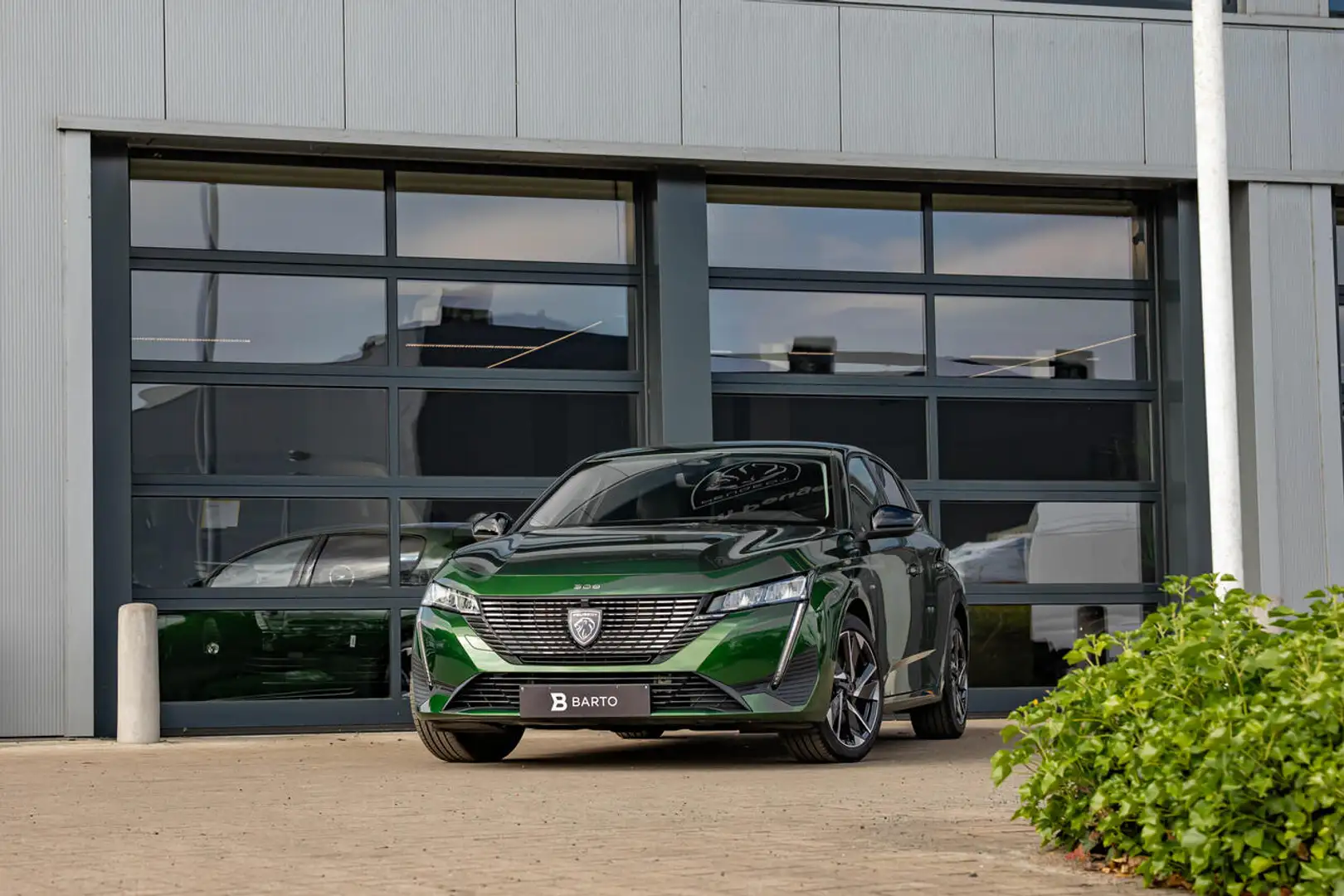 Peugeot 308 Plugin Hybrid | a.Camera | Keyless | Navi. | Pa... Green - 1