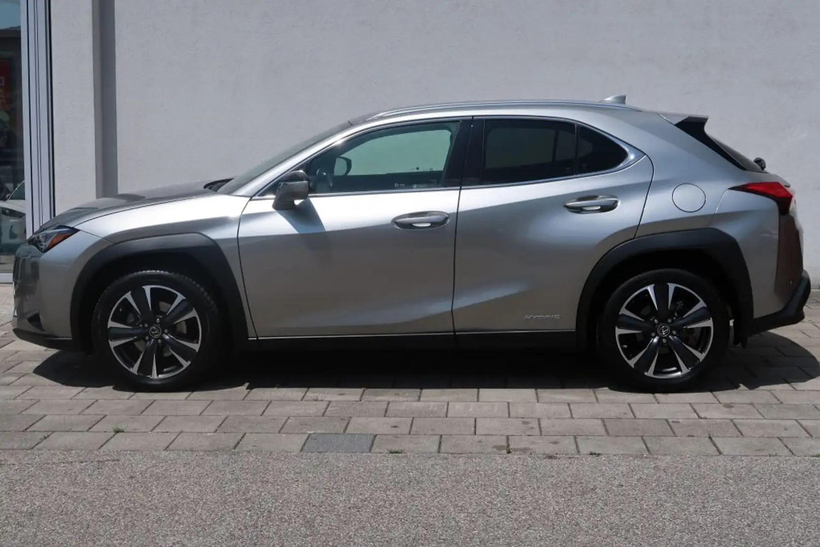 Lexus UX 250h Style Edition Srebrny - 2