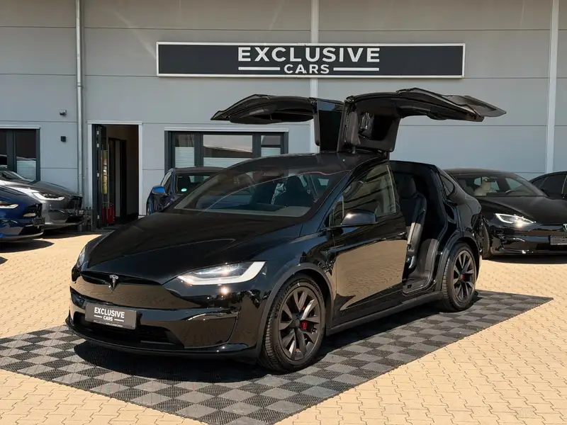 TESLA Model X