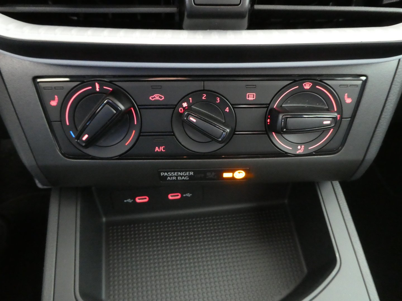 SEAT Arona Reference Edition 1.0 TSI — photo 8