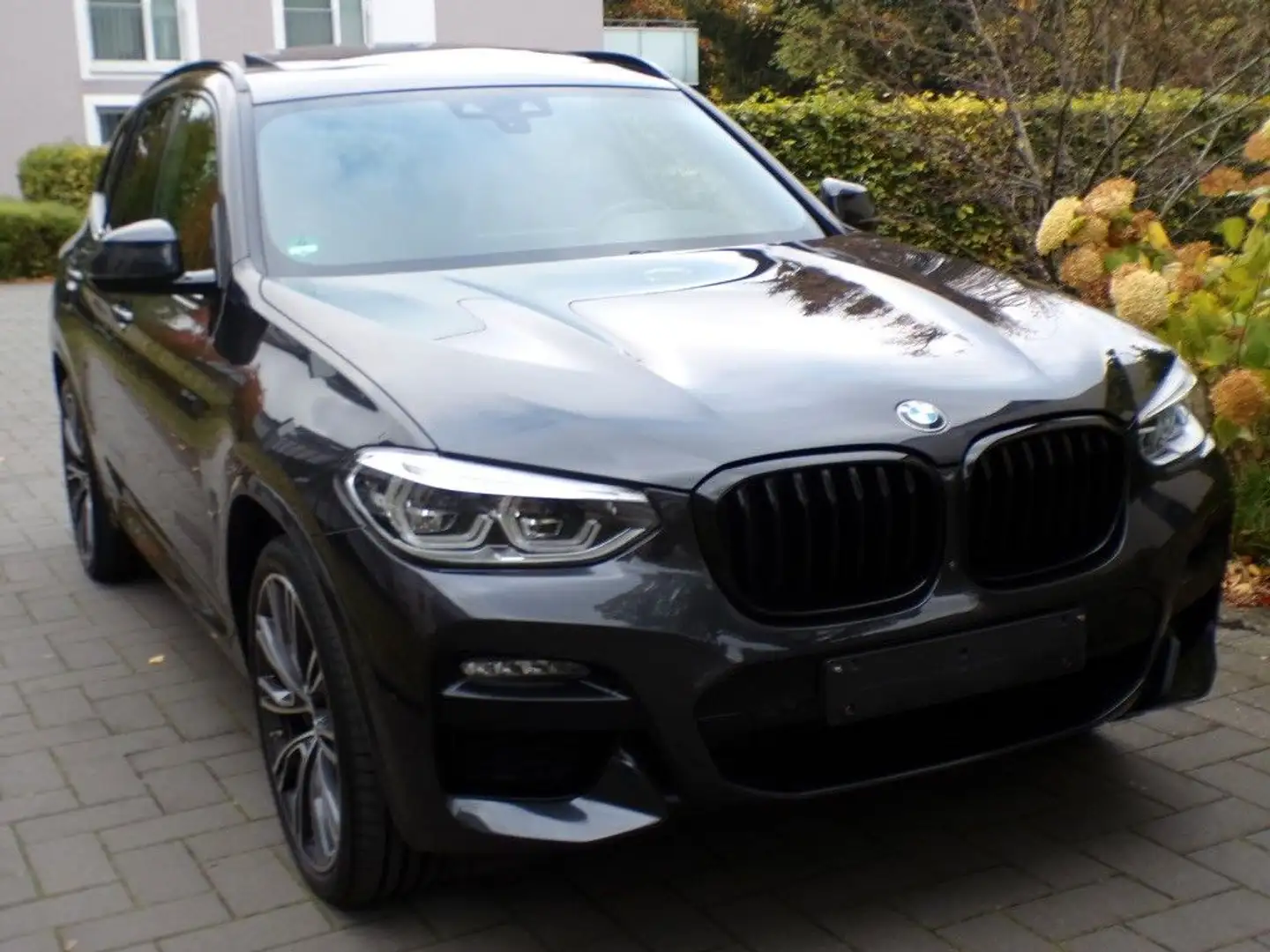 BMW X3 xDrive 30e M Sport/Pano/360°/Live/HUD/21.Zoll Grau - 2
