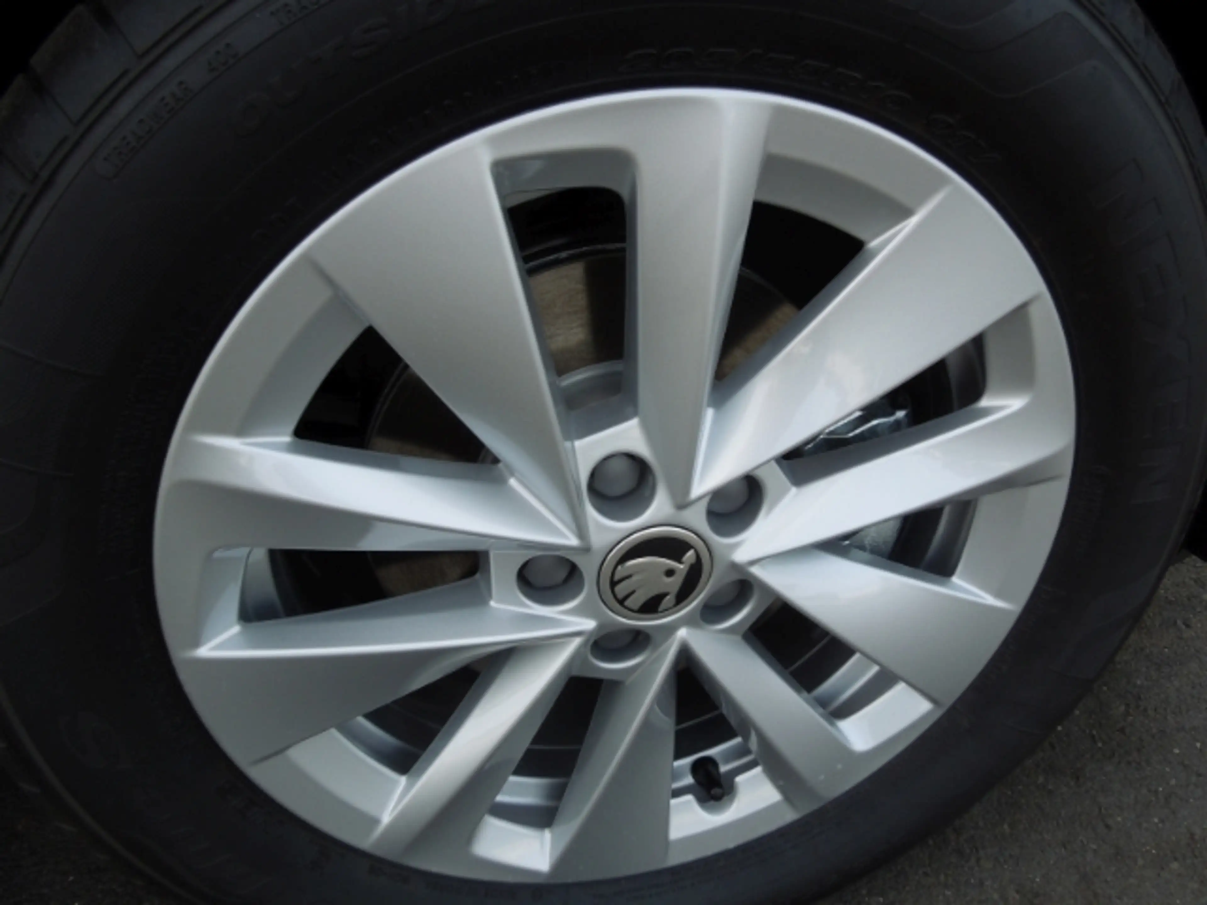Skoda Scala 1.5TSI TopSelection/AHK/Sitzheizung/Kamera — photo 13