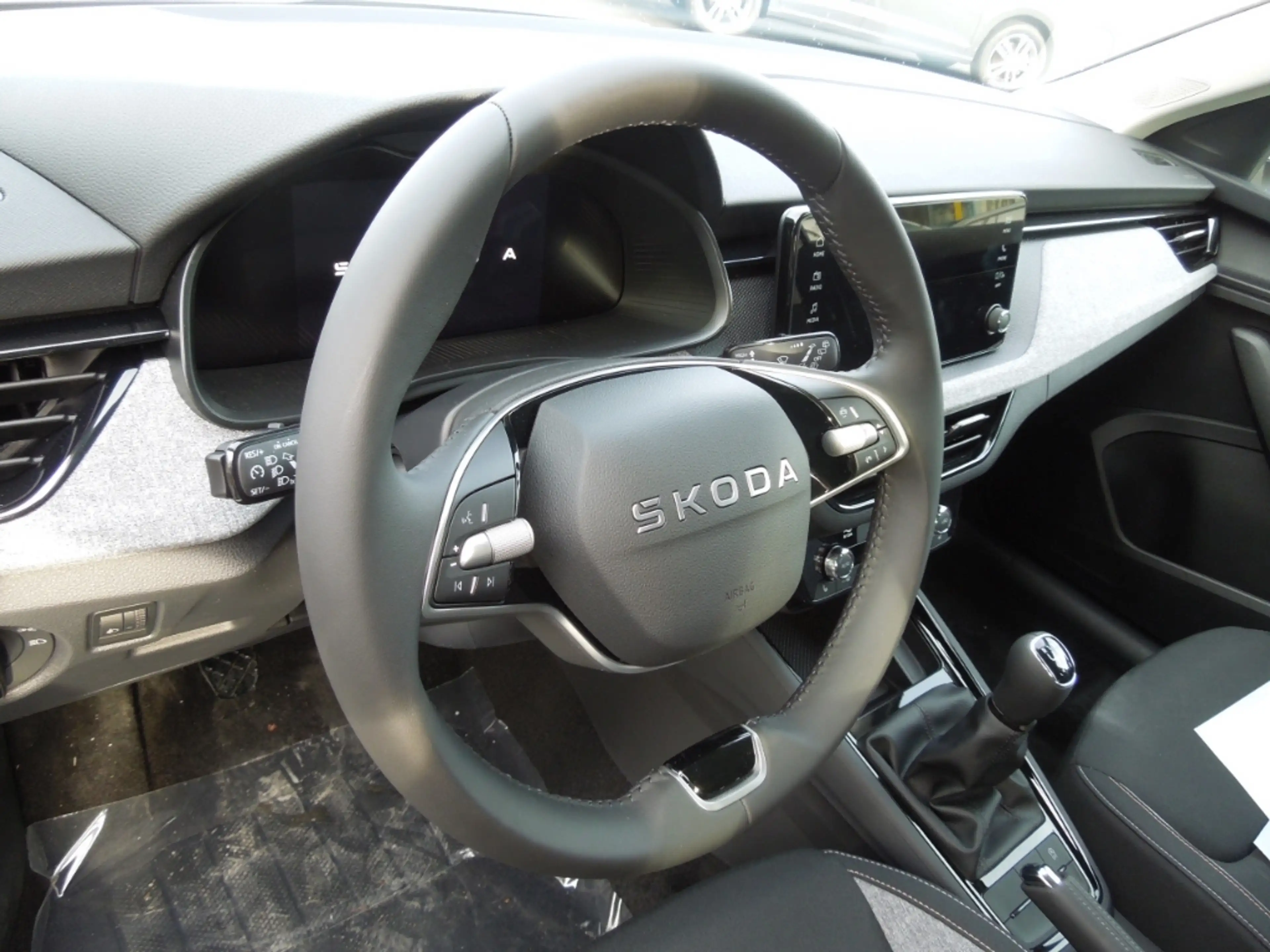 Skoda Scala 1.5TSI TopSelection/AHK/Sitzheizung/Kamera — photo 6