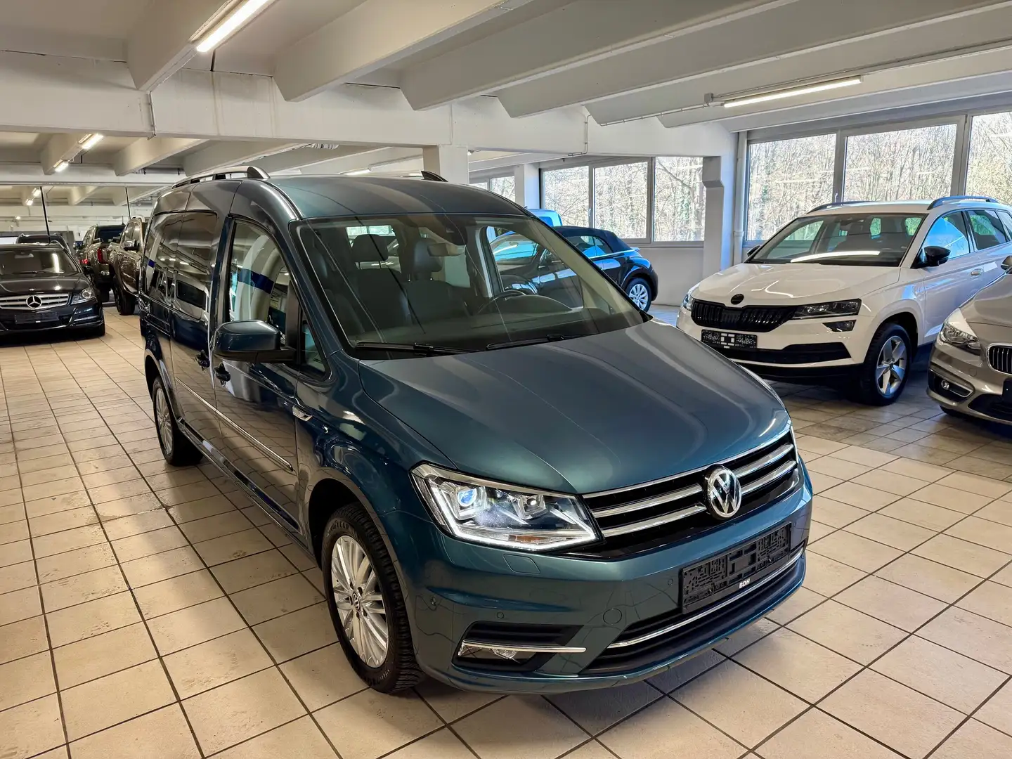 Volkswagen Caddy 1.4 TSI Maxi Highline BMT 7-Sitzer Bi-Xenon, Leder Grün - 1