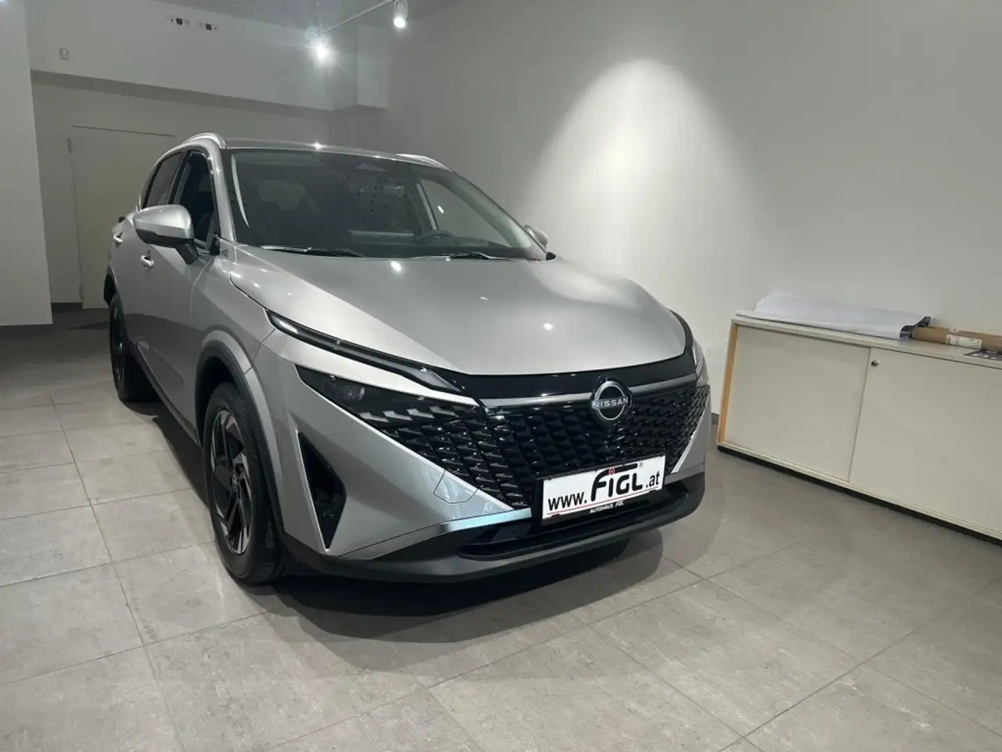 Nissan Qashqai N-connecta+ 1.3 DIG-T MHEV X-Tronic Silber - 1