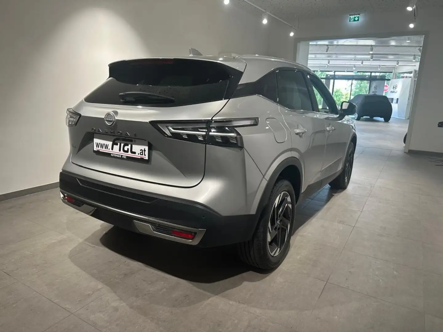 Nissan Qashqai N-connecta+ 1.3 DIG-T MHEV X-Tronic Silber - 2