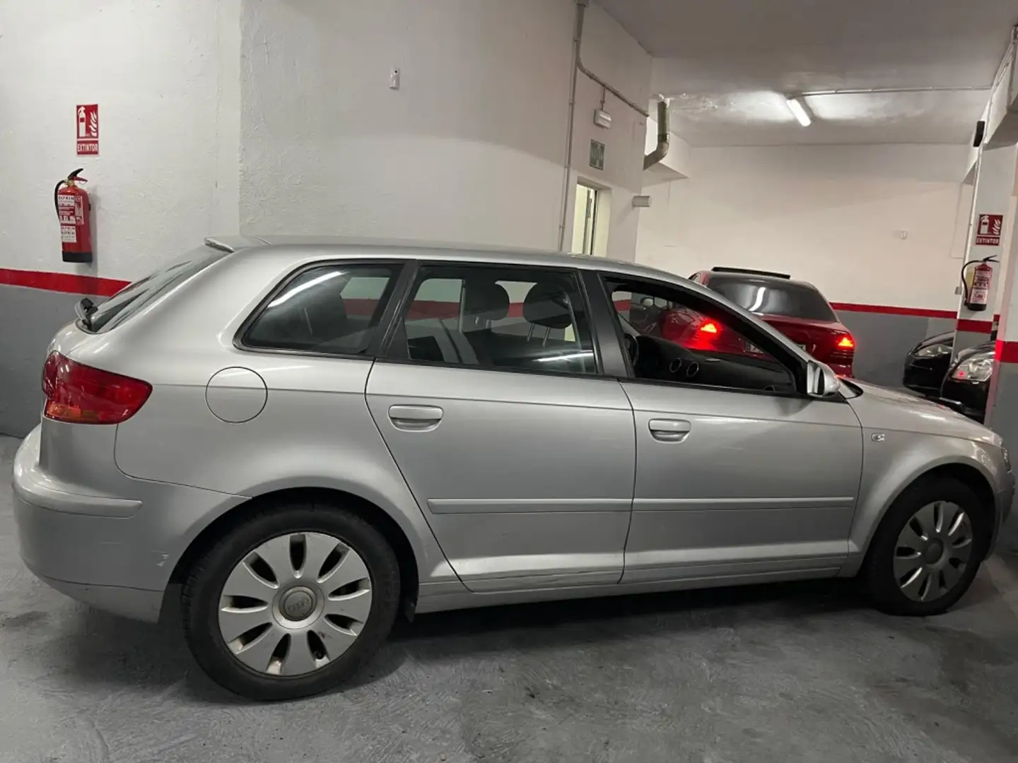 Audi A3 Sportback 1.6 FSI Attraction - 1