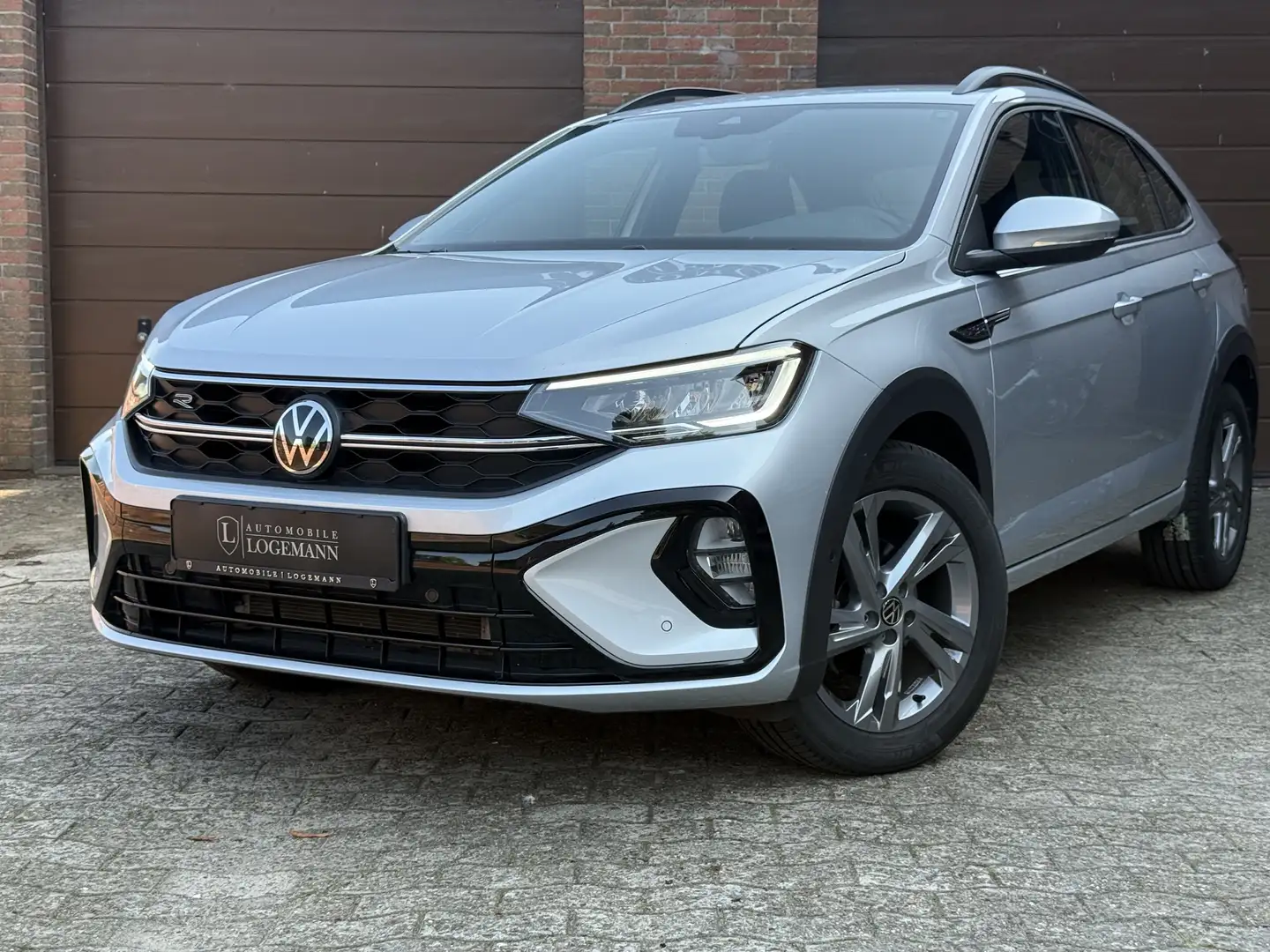 Volkswagen Taigo 1.0 TSI DSG R-Line I MATRIX I KAM I AHK Silber - 2