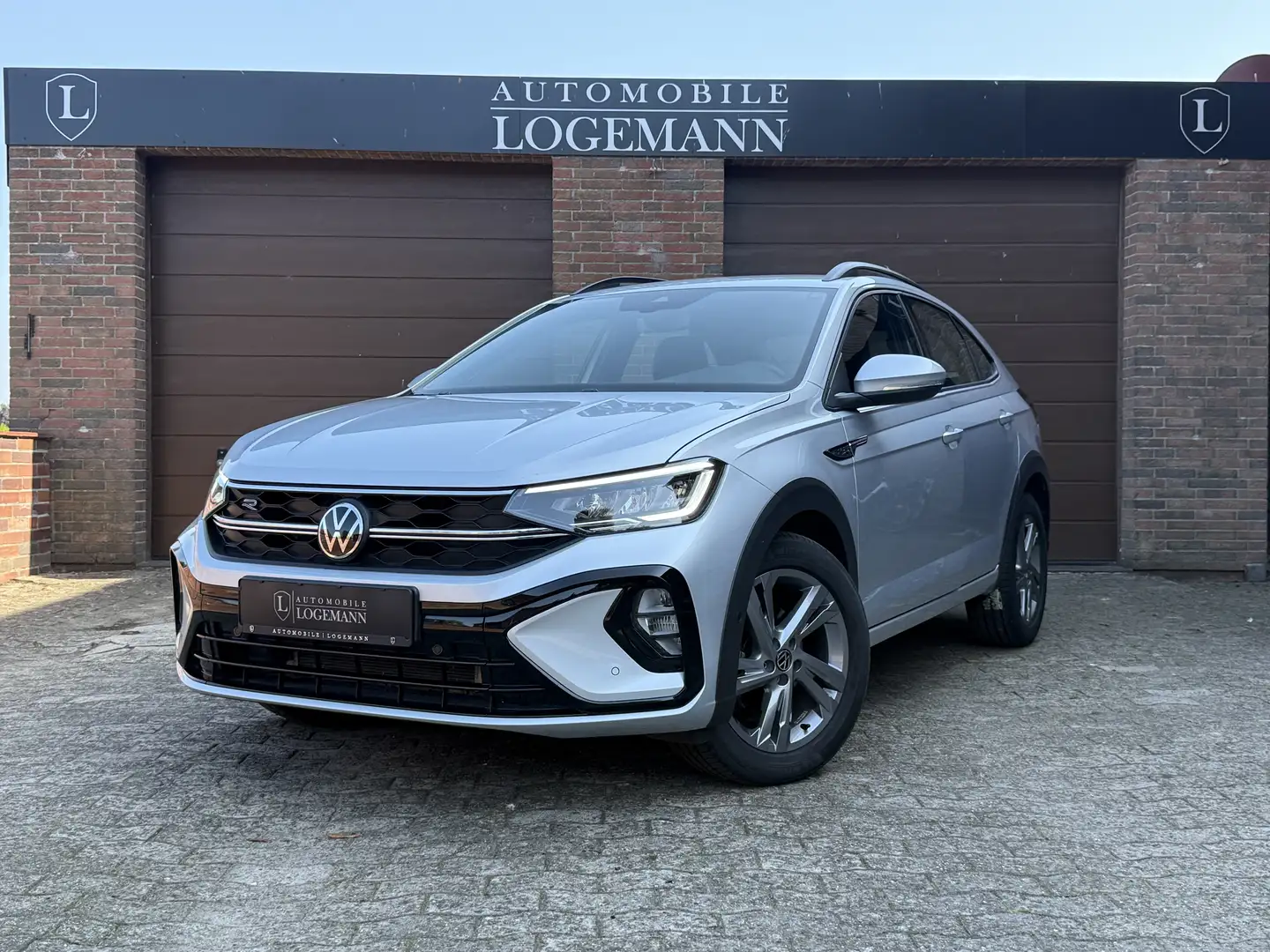 Volkswagen Taigo 1.0 TSI DSG R-Line I MATRIX I KAM I AHK Silber - 1