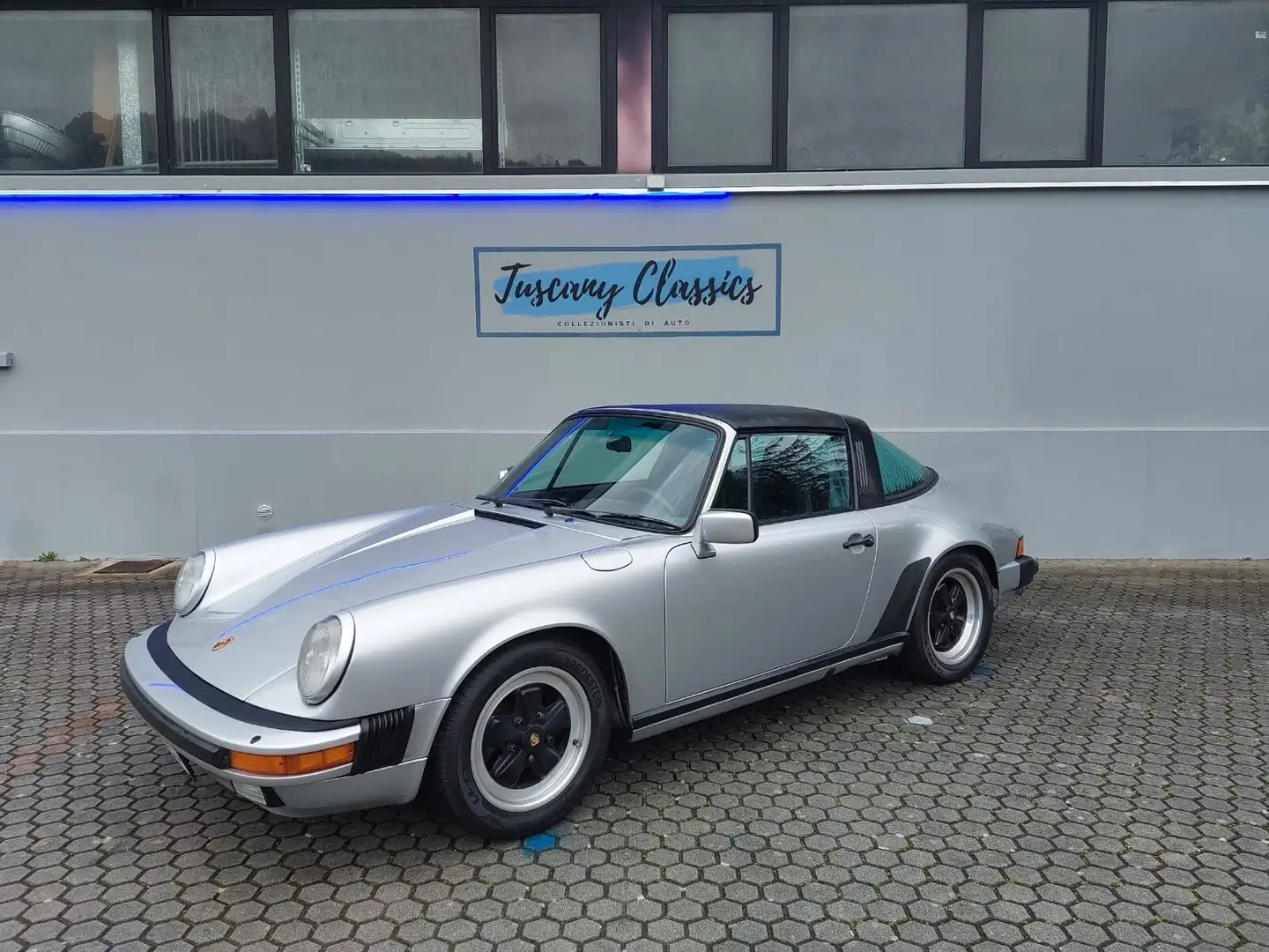 Porsche 911 Carrera 3.2 Targa Grau - 1