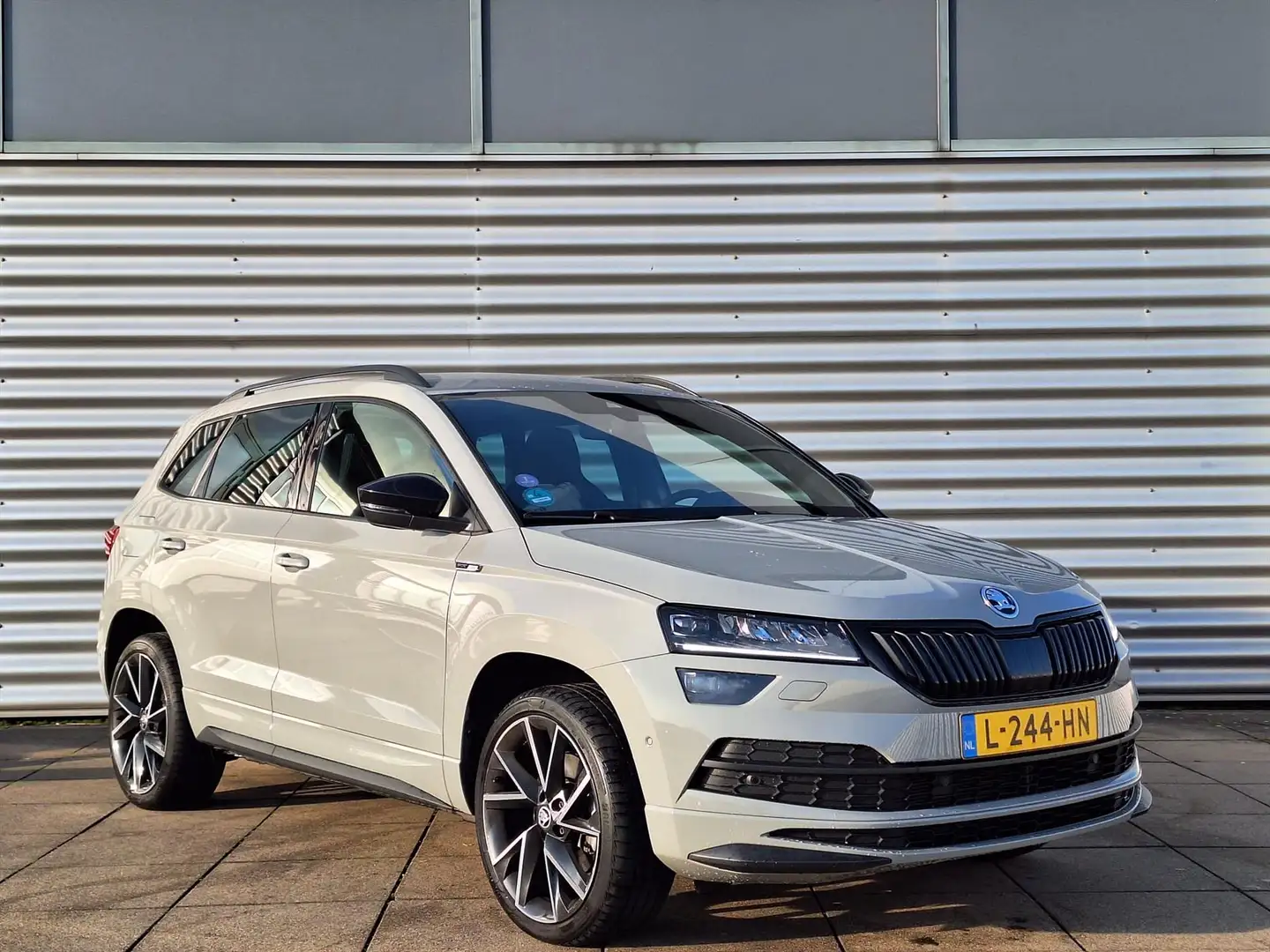 Skoda Karoq 1.5 TSI ACT Greentech 150pk Sportline Business I A Gris - 2