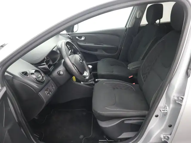 Renault Clio view 20
