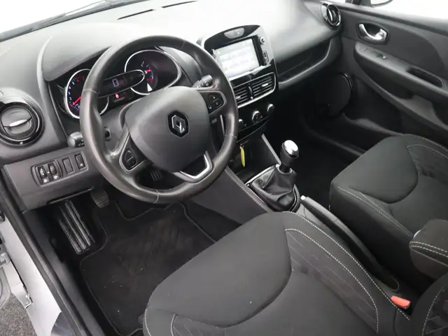 Renault Clio view 9