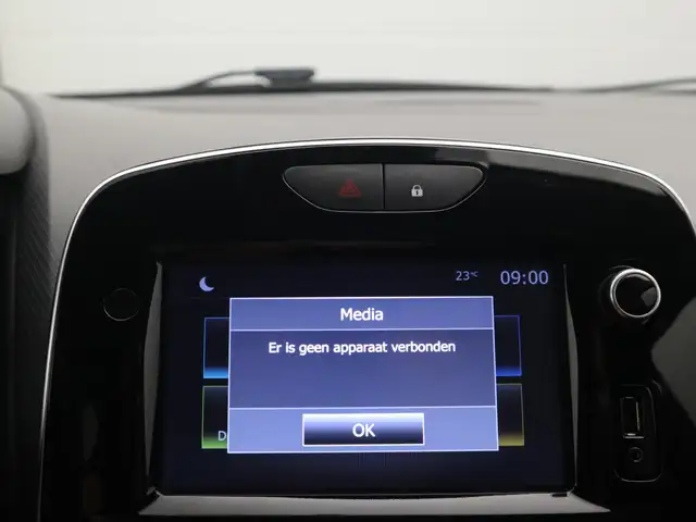 Renault Clio view 22