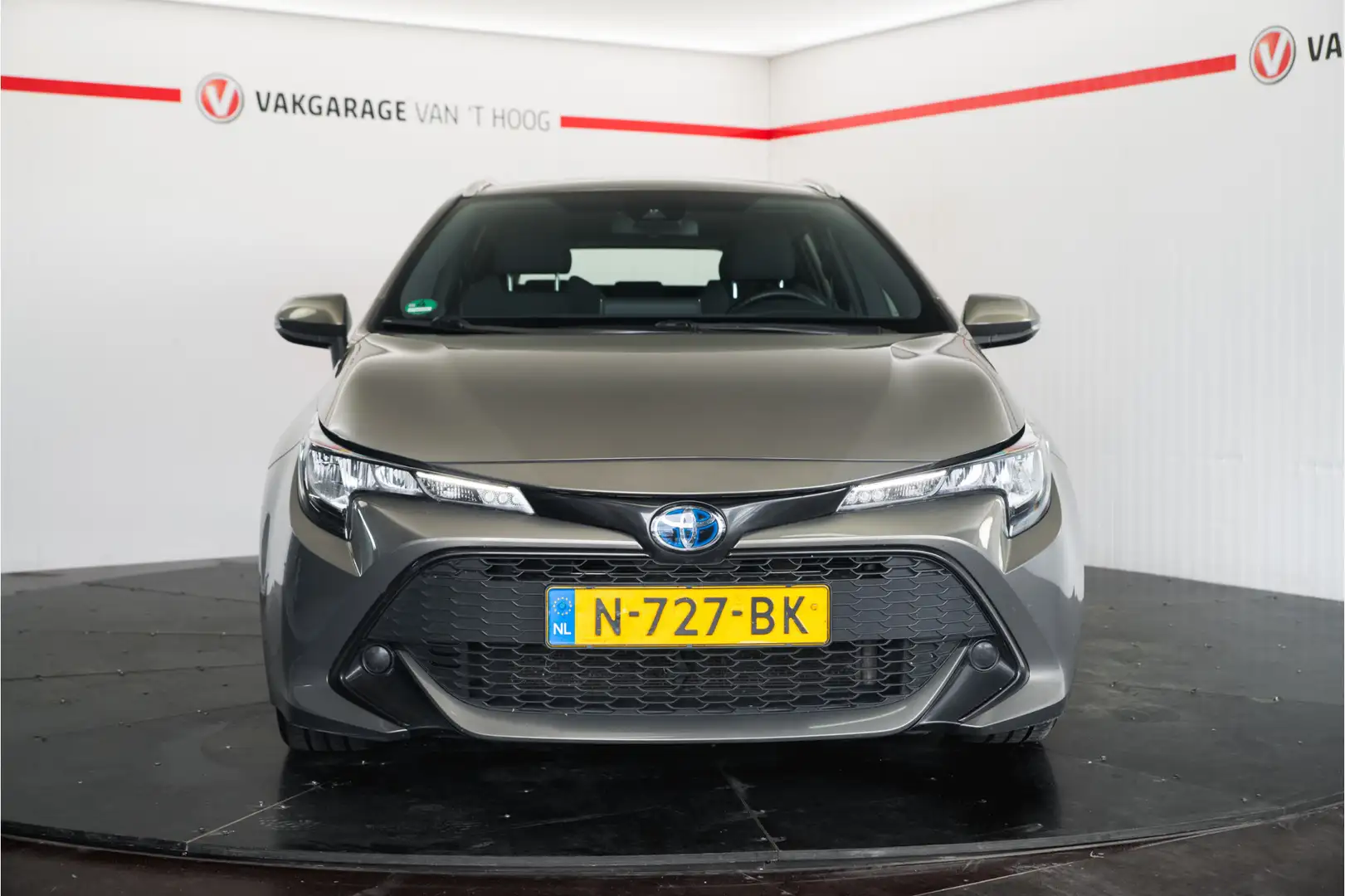Toyota Corolla Touring Sports 1.8 Hybrid Active Groen - 2